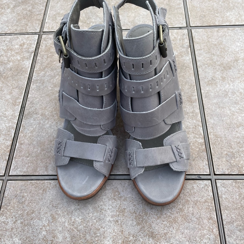 Sorel - Nadia Buckle Kettle - Picture 4 of 15